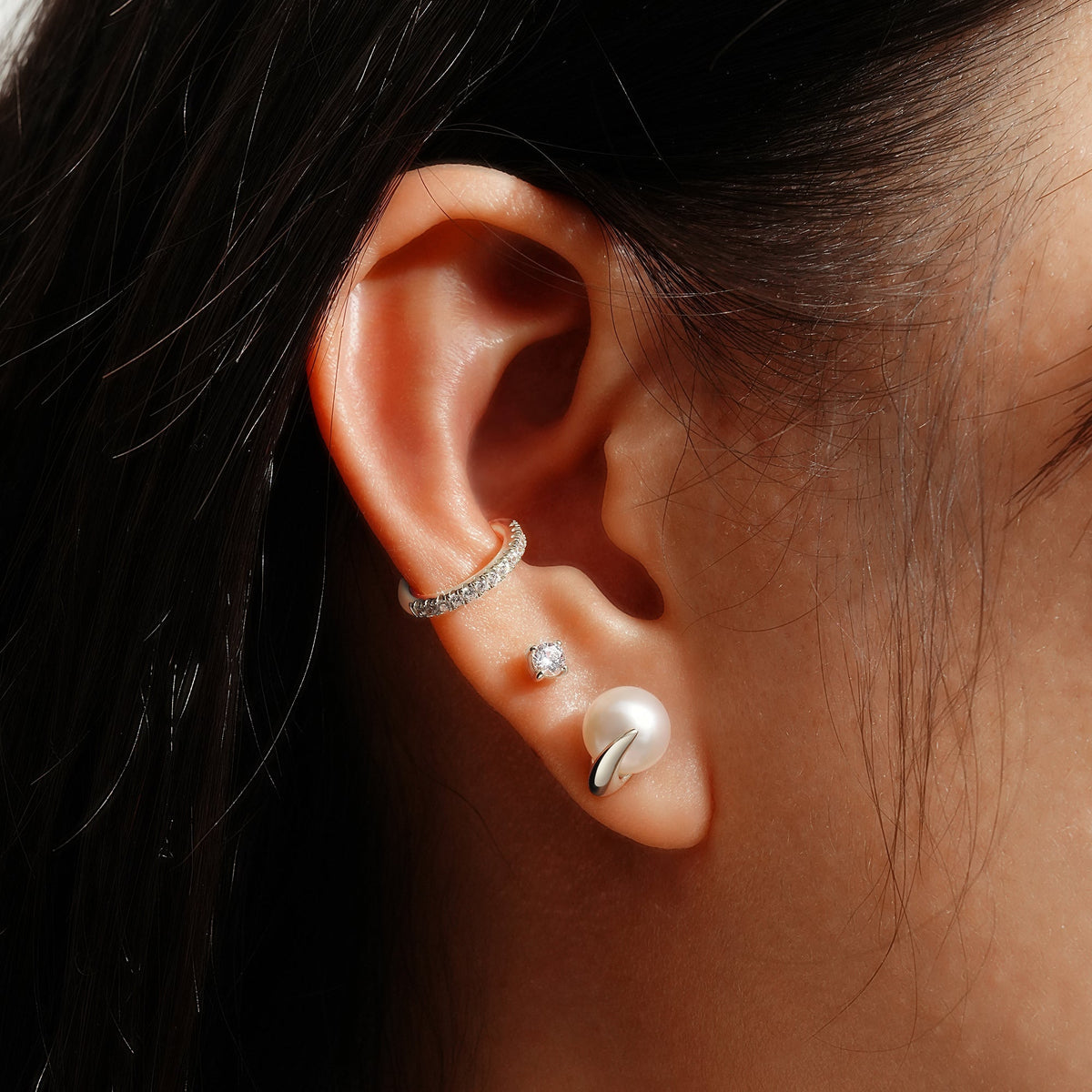 Silver Pearl Claw Stud Earrings